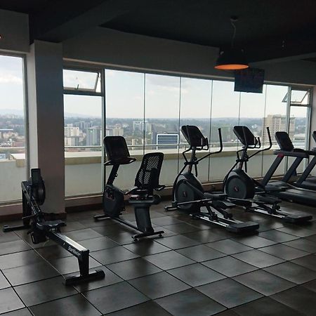 Luxury Skynest With Gym And Pool In Westlands Appartement Nairobi Buitenkant foto