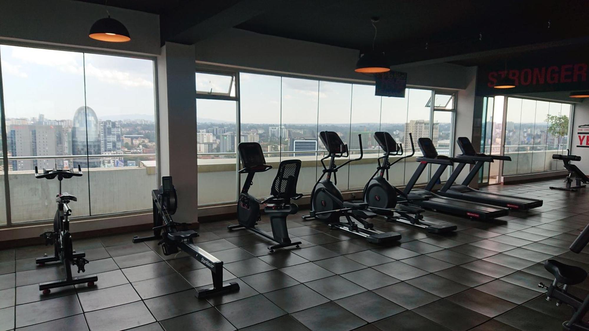 Luxury Skynest With Gym And Pool In Westlands Appartement Nairobi Buitenkant foto